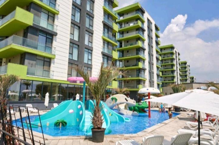 Iriny Apartment Spa&Pool By Alezzi Beach Resort Năvodari Buitenkant foto